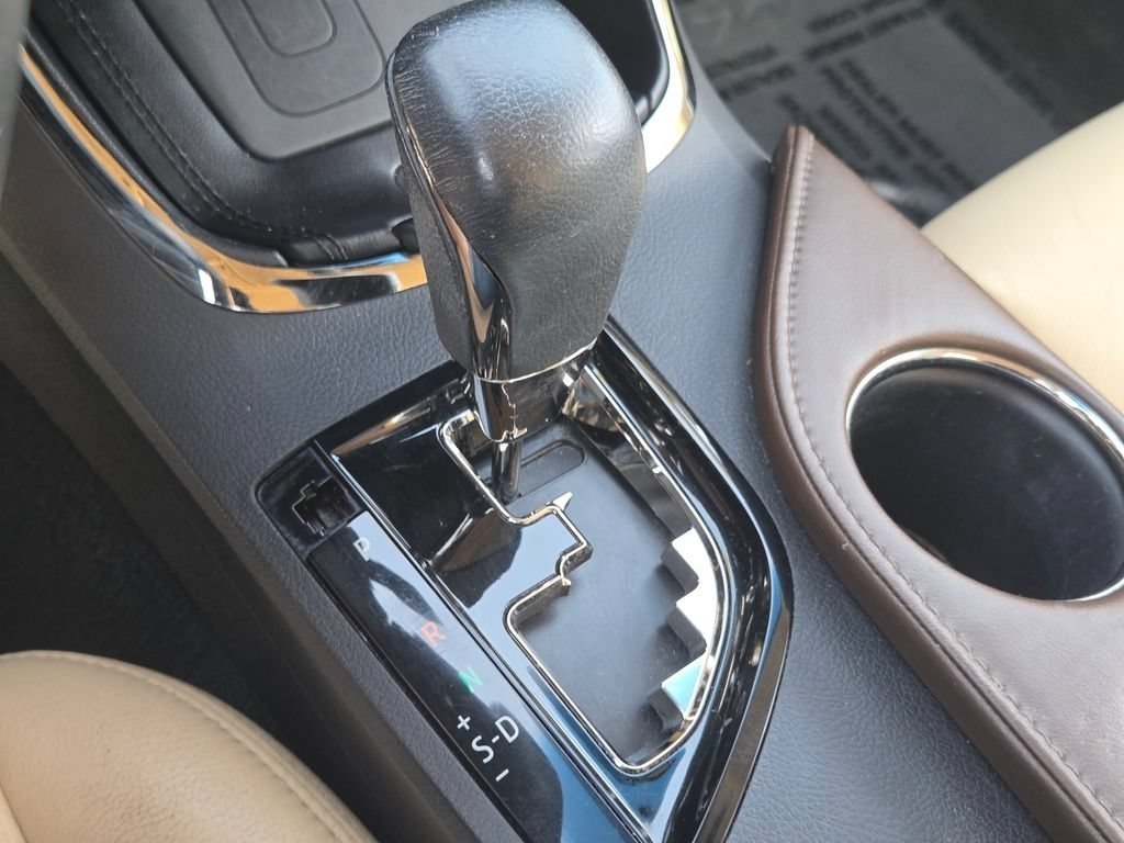 Certified Used 2018 Creme Brulee Toyota XLE Premium image 37