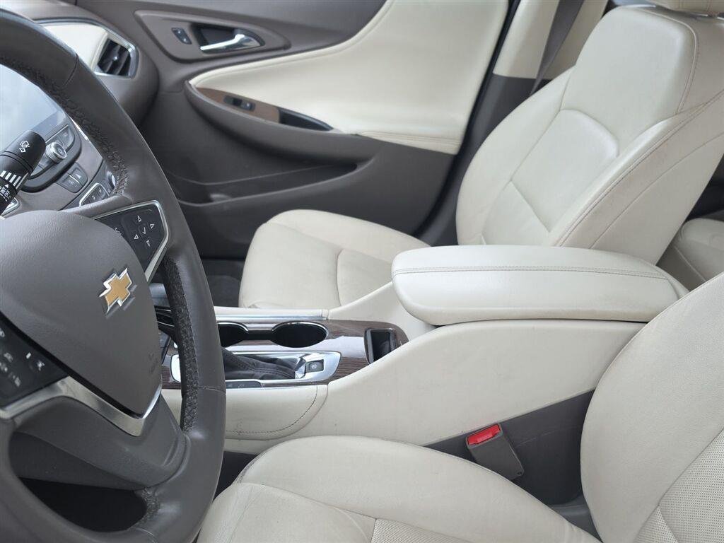 Used 2024 Sterling Gray Metallic Chevrolet LT image 5