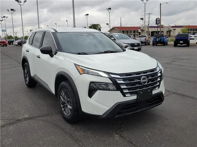 Used 2024 Glacier White Nissan S image 5