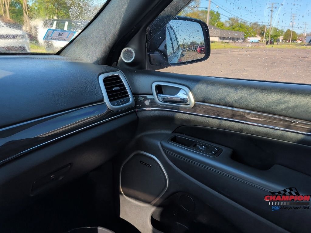 Used 2015 Black Jeep Overland image 23