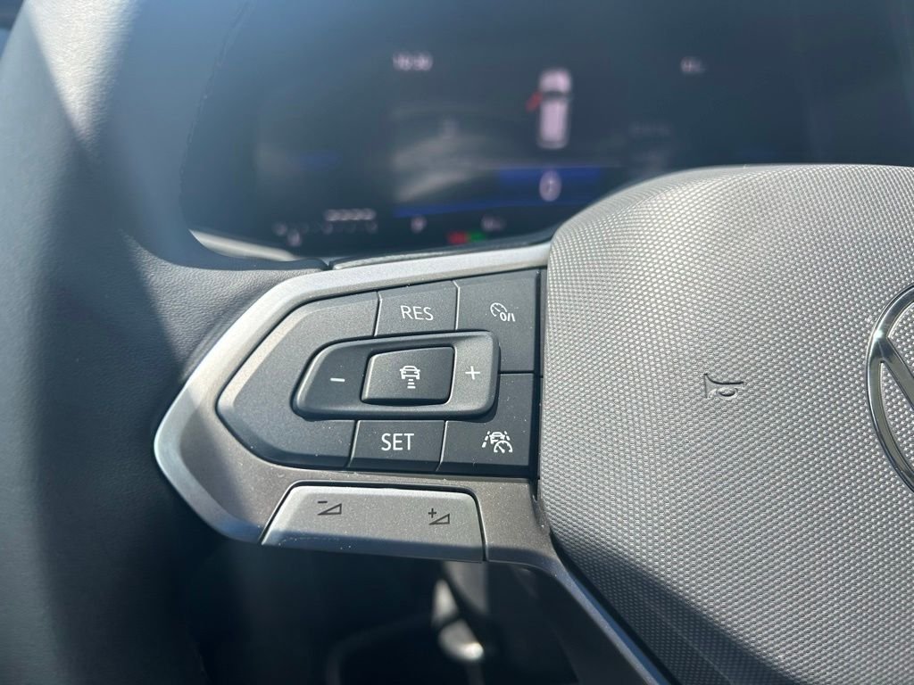 New 2026 White Volkswagen 1.5T SE Black image 21