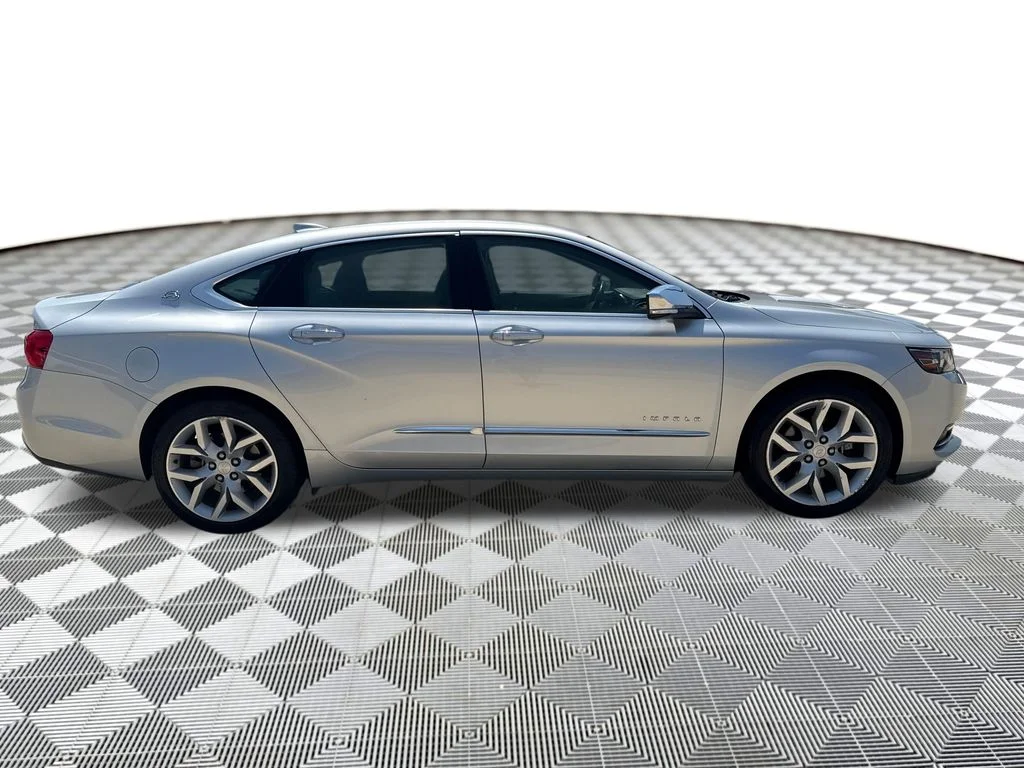 Used 2015 Silver Chevrolet LTZ image 7