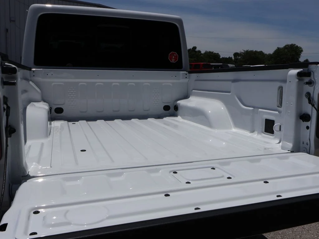 New 2026 Bright White Clear-Coat Exterior Paint Jeep Sport S image 15