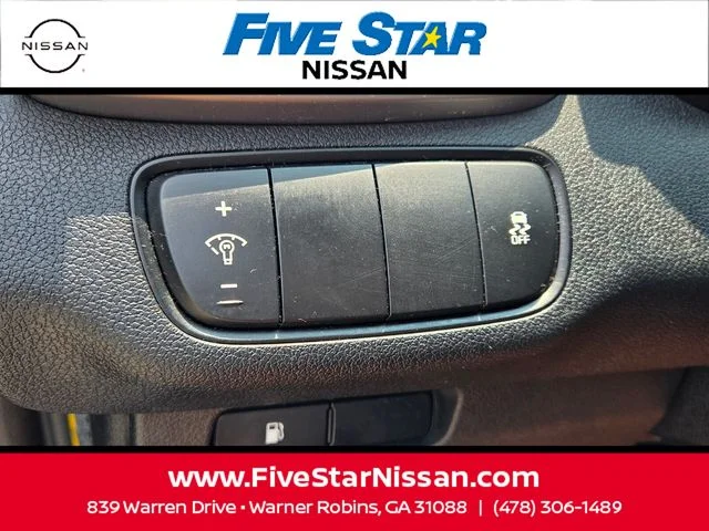 Used 2018 Silver Kia LX image 28