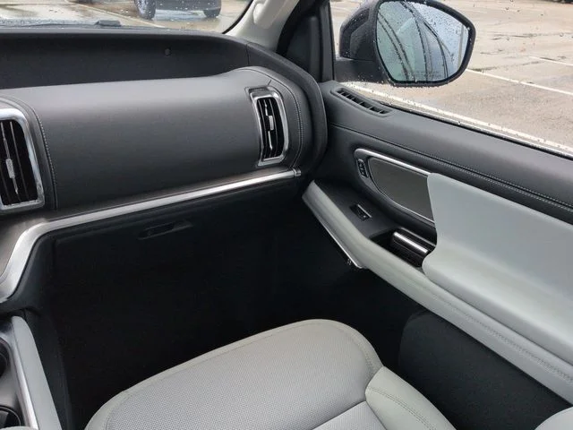 New 2027 Dark Matter Gray Metallic Ford MAX Platinum image 17