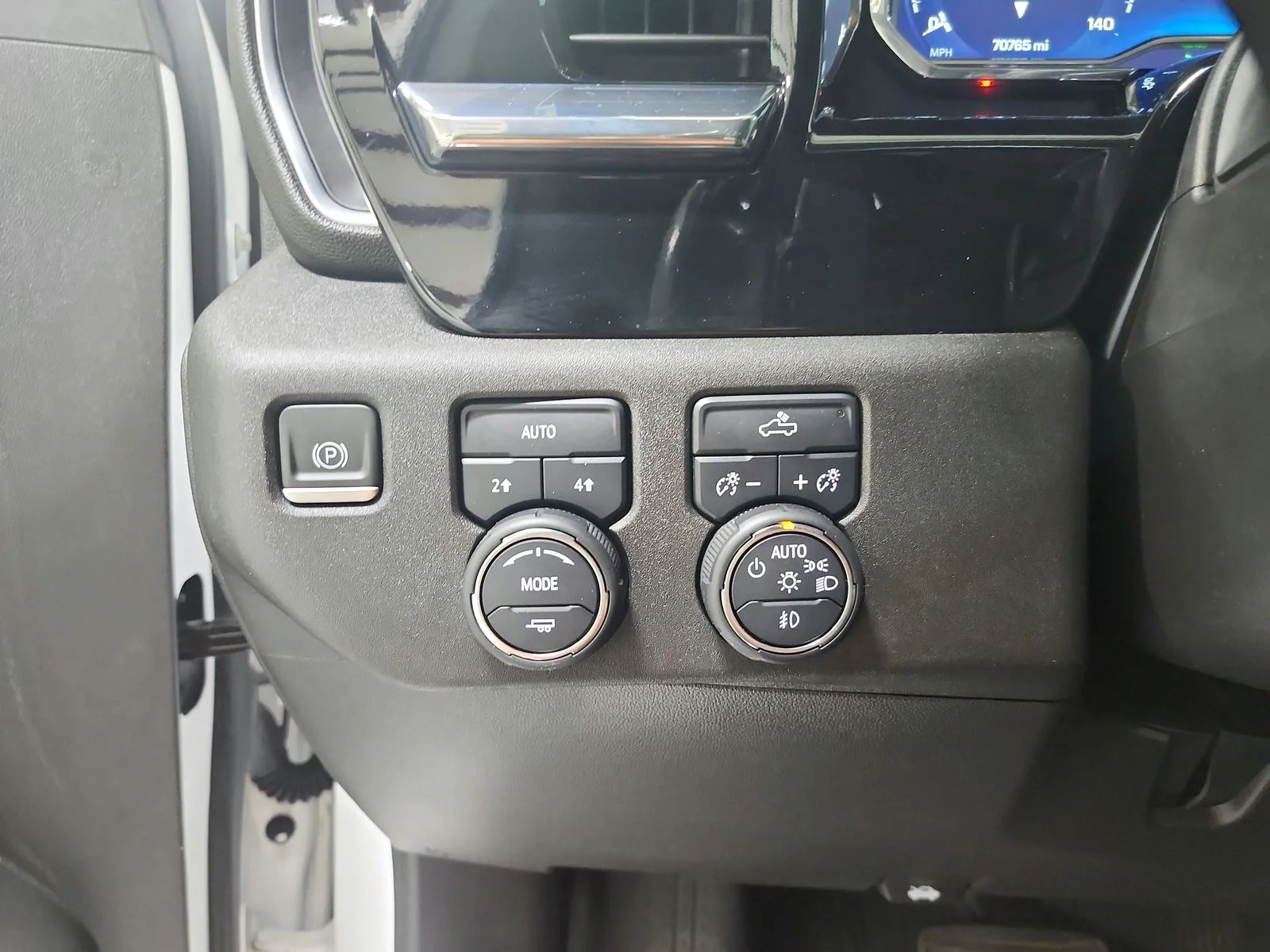 Used 2023 White Chevrolet RST image 26