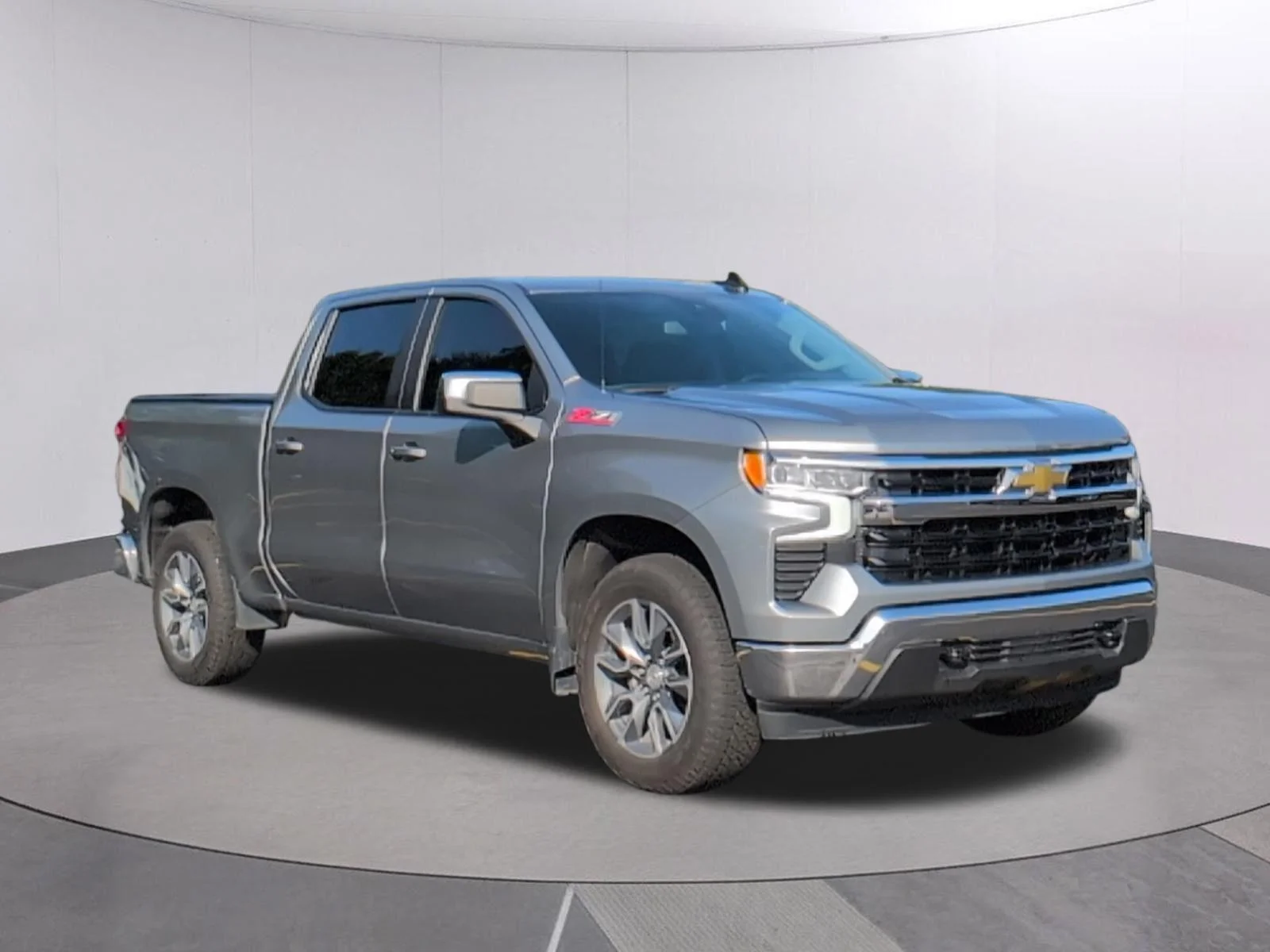 Used 2025 Sterling Gray Metallic Chevrolet LT image 9