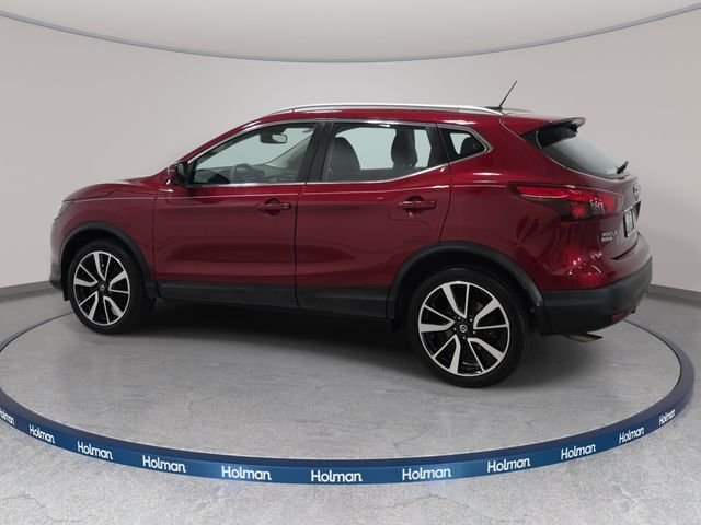 Used 2019 Red Nissan SL image 9
