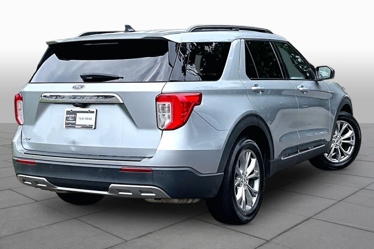Used 2022 Iconic Silver Ford XLT image 13