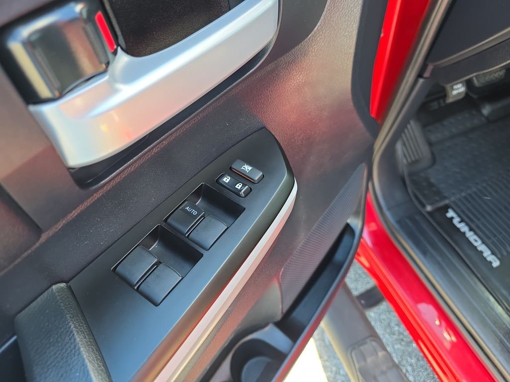 2019 Toyota Tundra SR5 - Photo 18