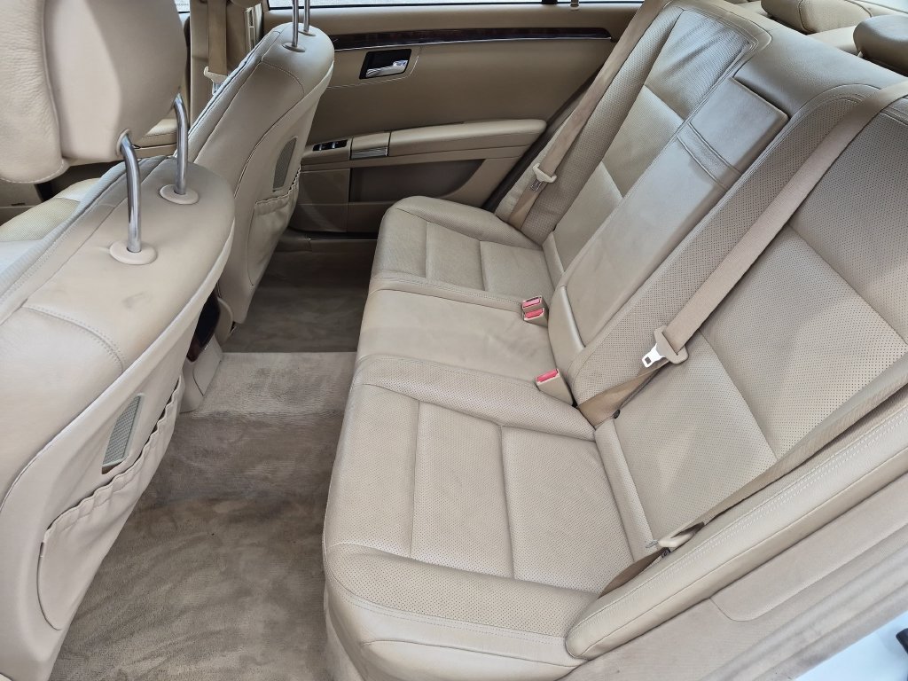 Used 2011 White Mercedes-Benz S 550 image 22