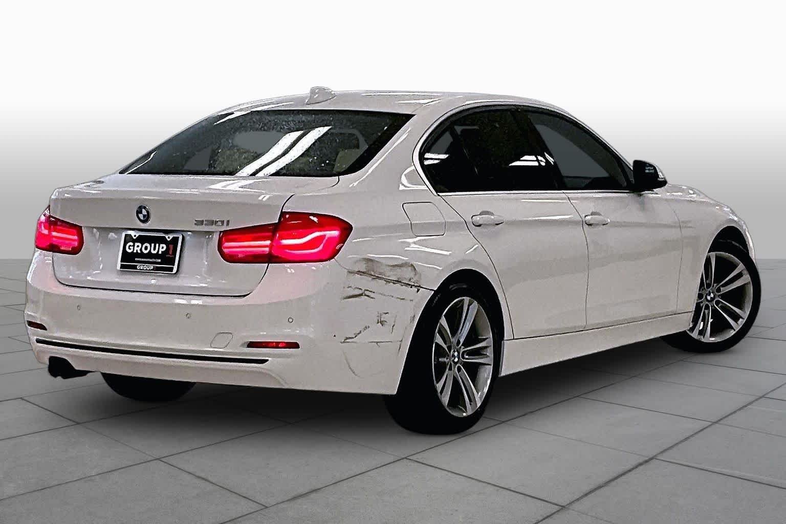 Used 2018 Glacier Silver Metallic BMW 330i image 11