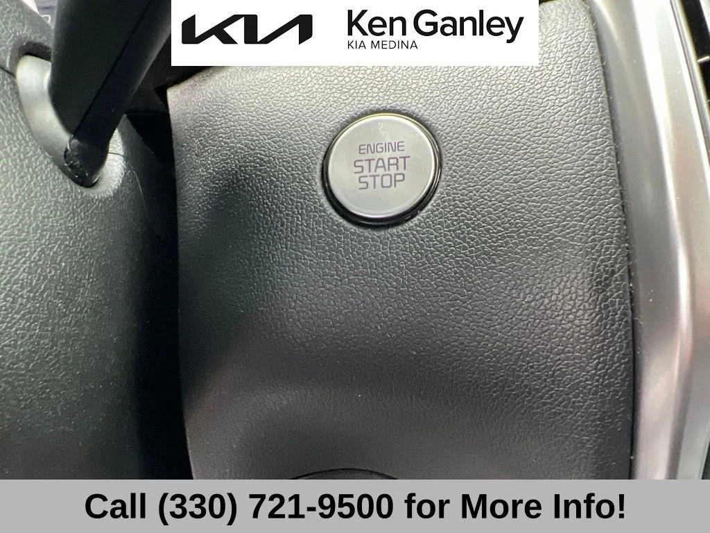 Certified Used 2022 White Kia S image 37
