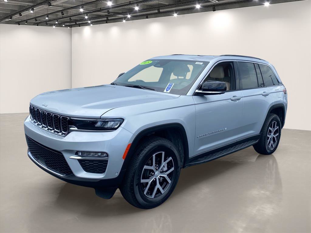 Used 2025 Silver Zynith Jeep Limited image 3