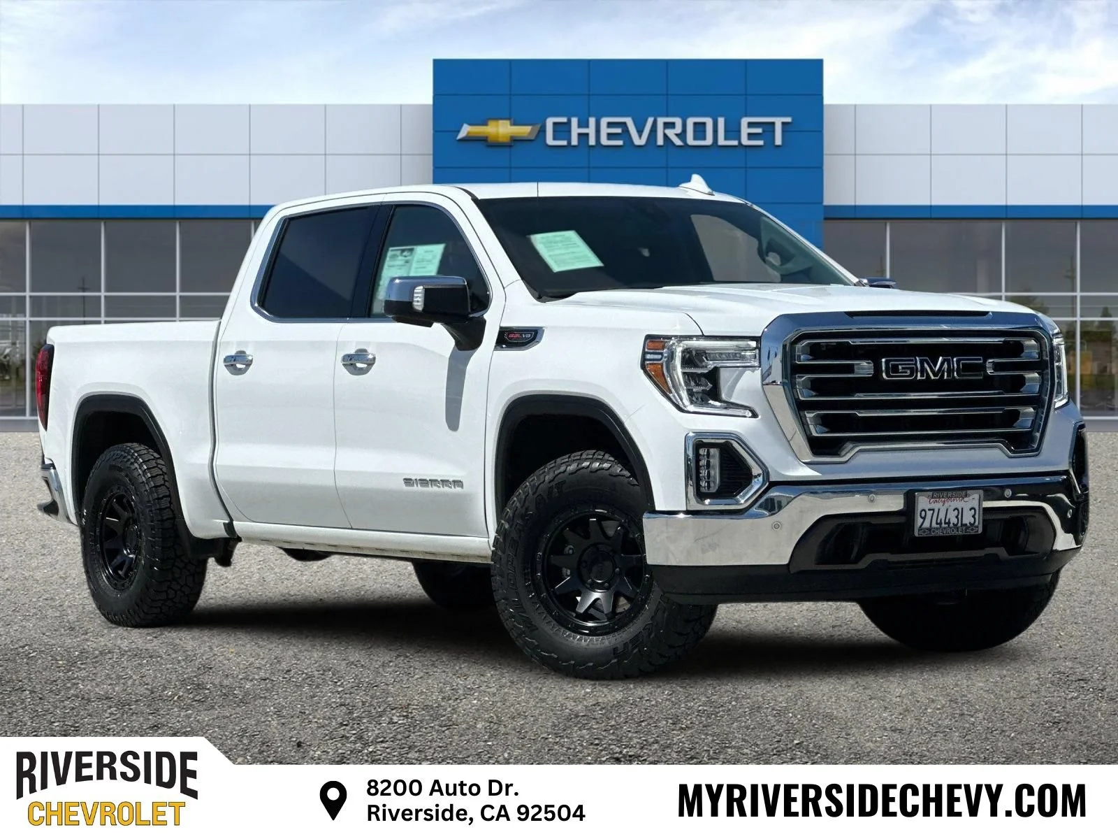 Used 2022 Summit White GMC SLT image 1