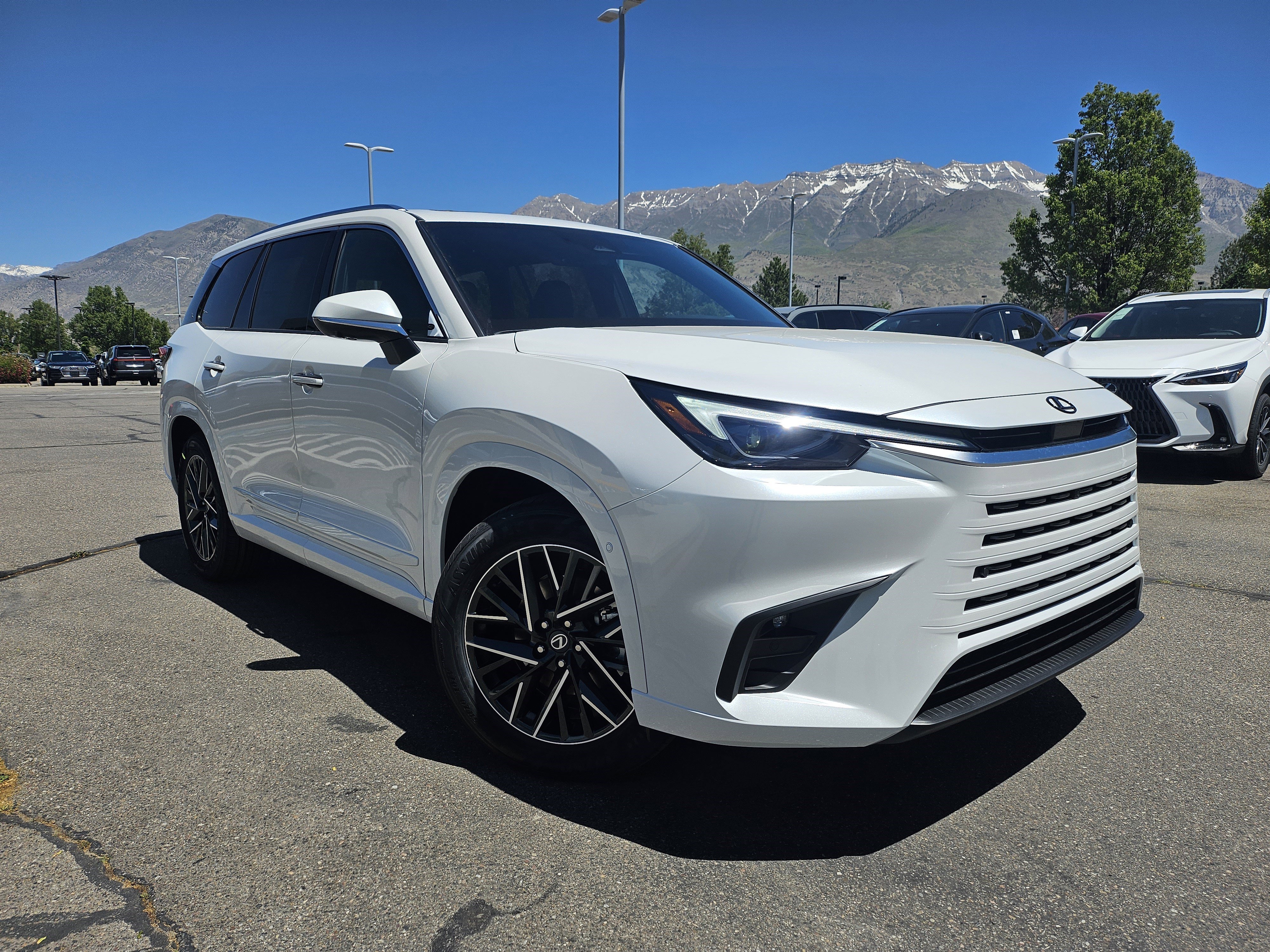 New 2026 Wind Chill Pearl Lexus PREMIUM AWD image 3