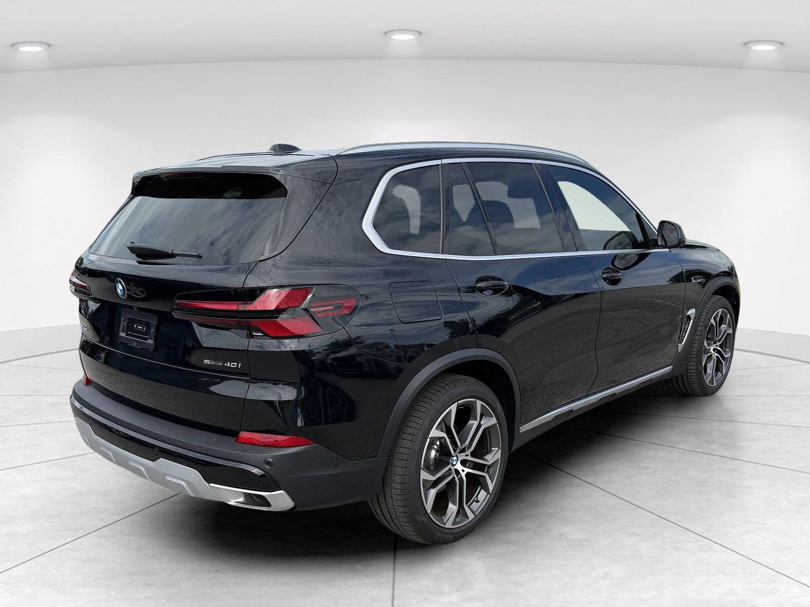 New 2026 Black Sapphire Metallic BMW sDrive40i image 4