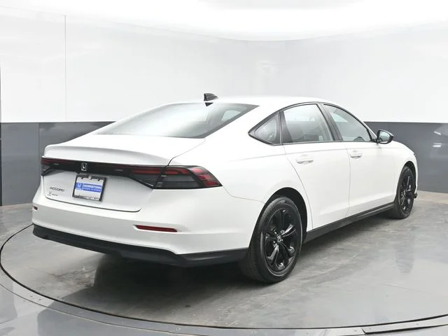 2025 Honda Accord SE - Photo 10