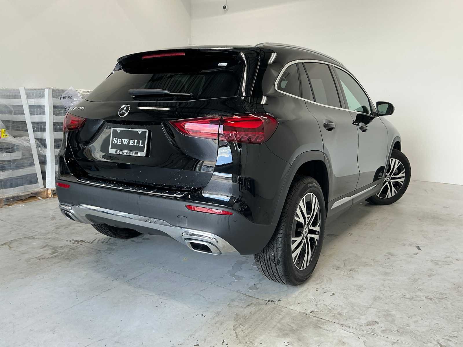 Certified Used 2026 Night Black Mercedes-Benz GLA 250 image 4