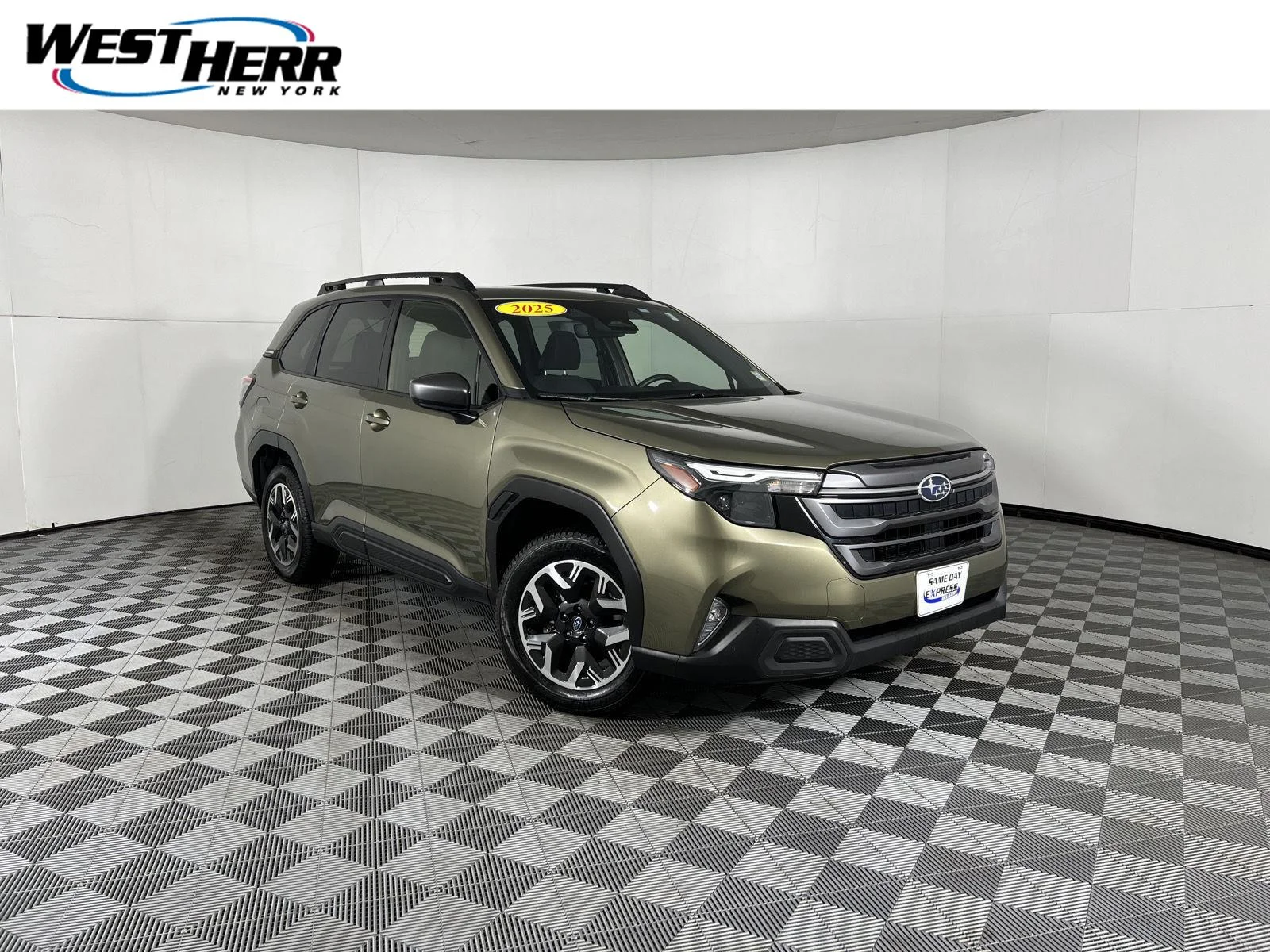Used 2025 Autumn Green Metallic Subaru Premium image 1