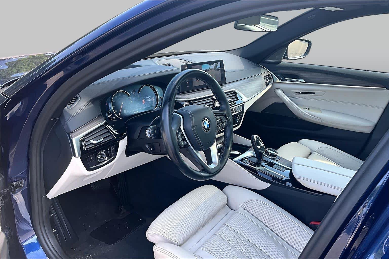Used 2018 Mediterranean Blue Metallic BMW 530i image 17