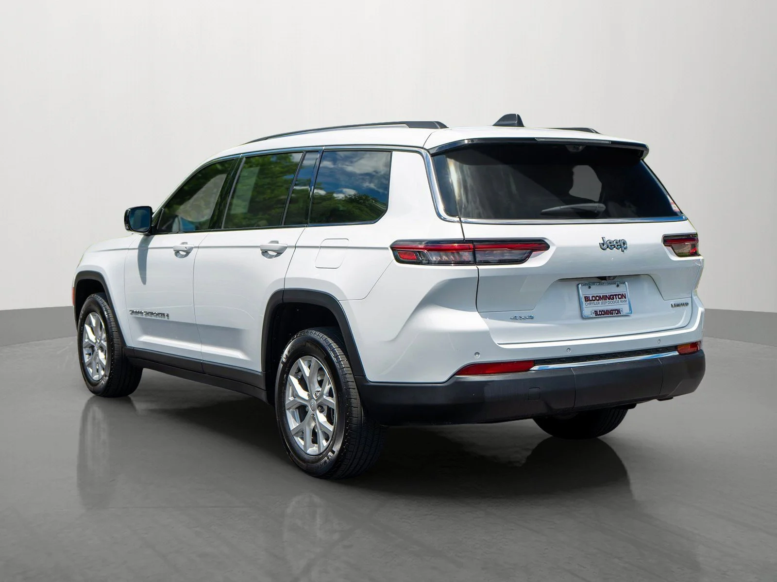 Used 2023 Bright White Clearcoat Jeep Limited image 5
