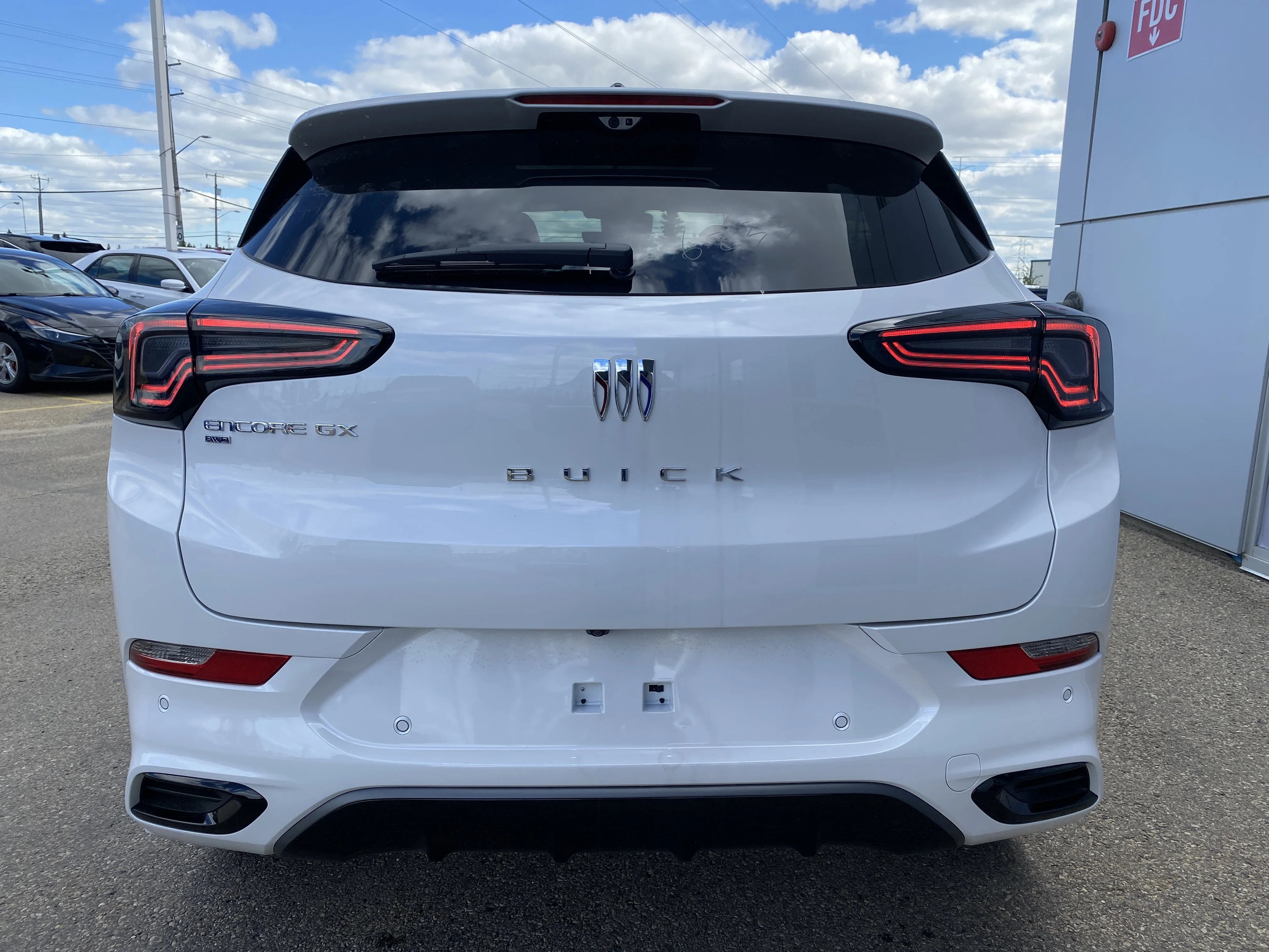New 2026 WHITE FROST TRICOAT Buick Avenir image 5