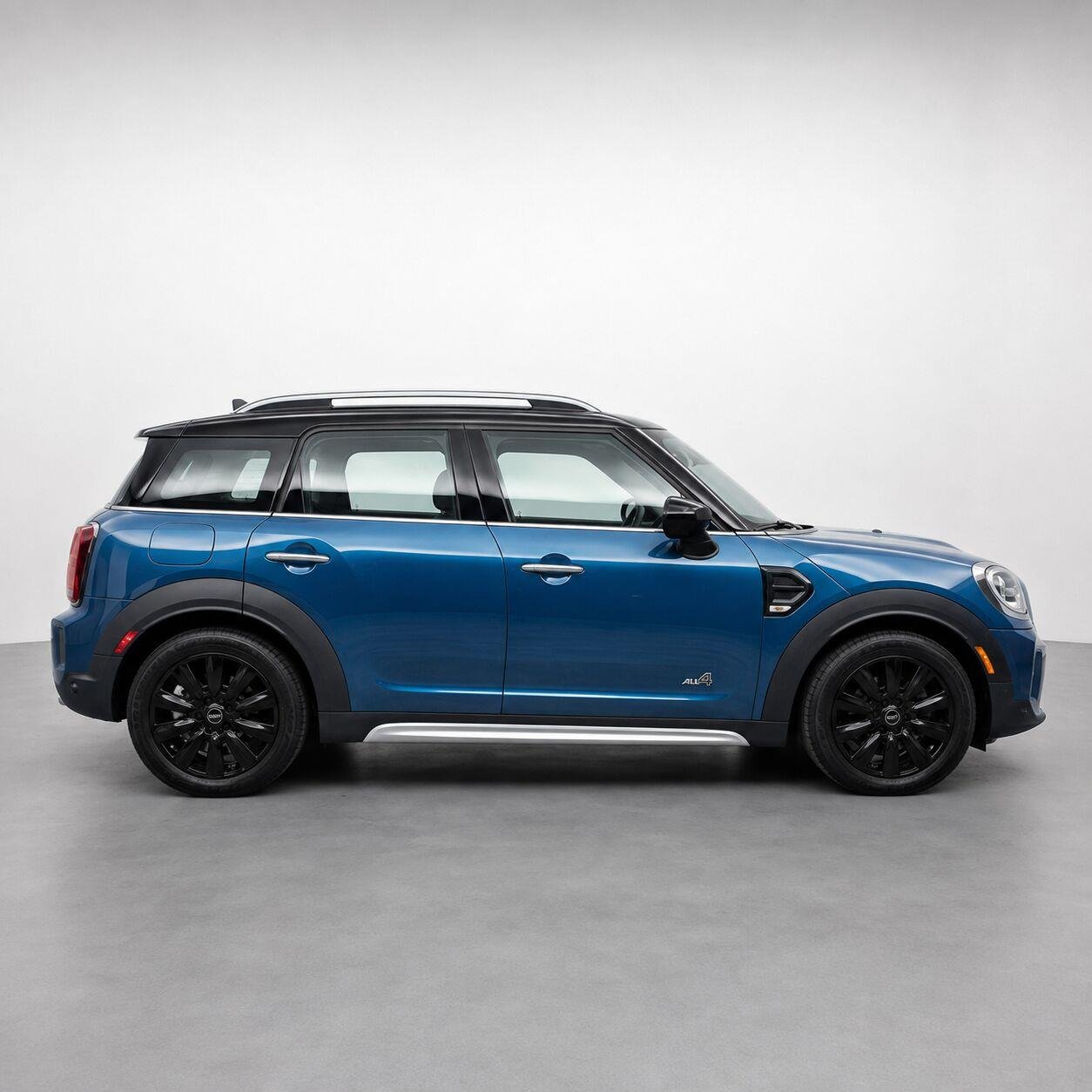 Used 2022 Island Blue Metallic MINI Oxford Edition image 6