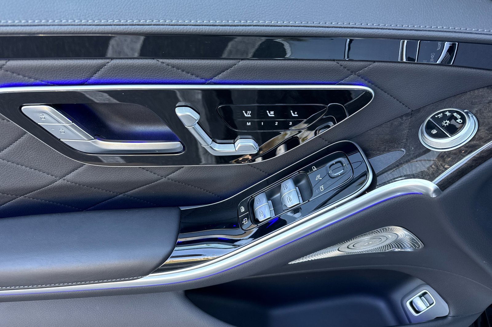 Certified Used 2024 Black Mercedes-Benz S 500 image 27