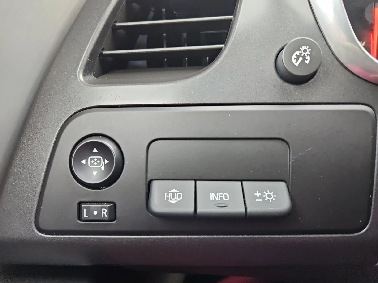 Used 2014 Silver Chevrolet 3LT image 22
