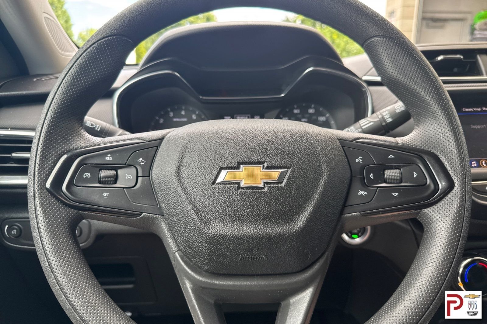 Used 2023 Gray Chevrolet LT image 25