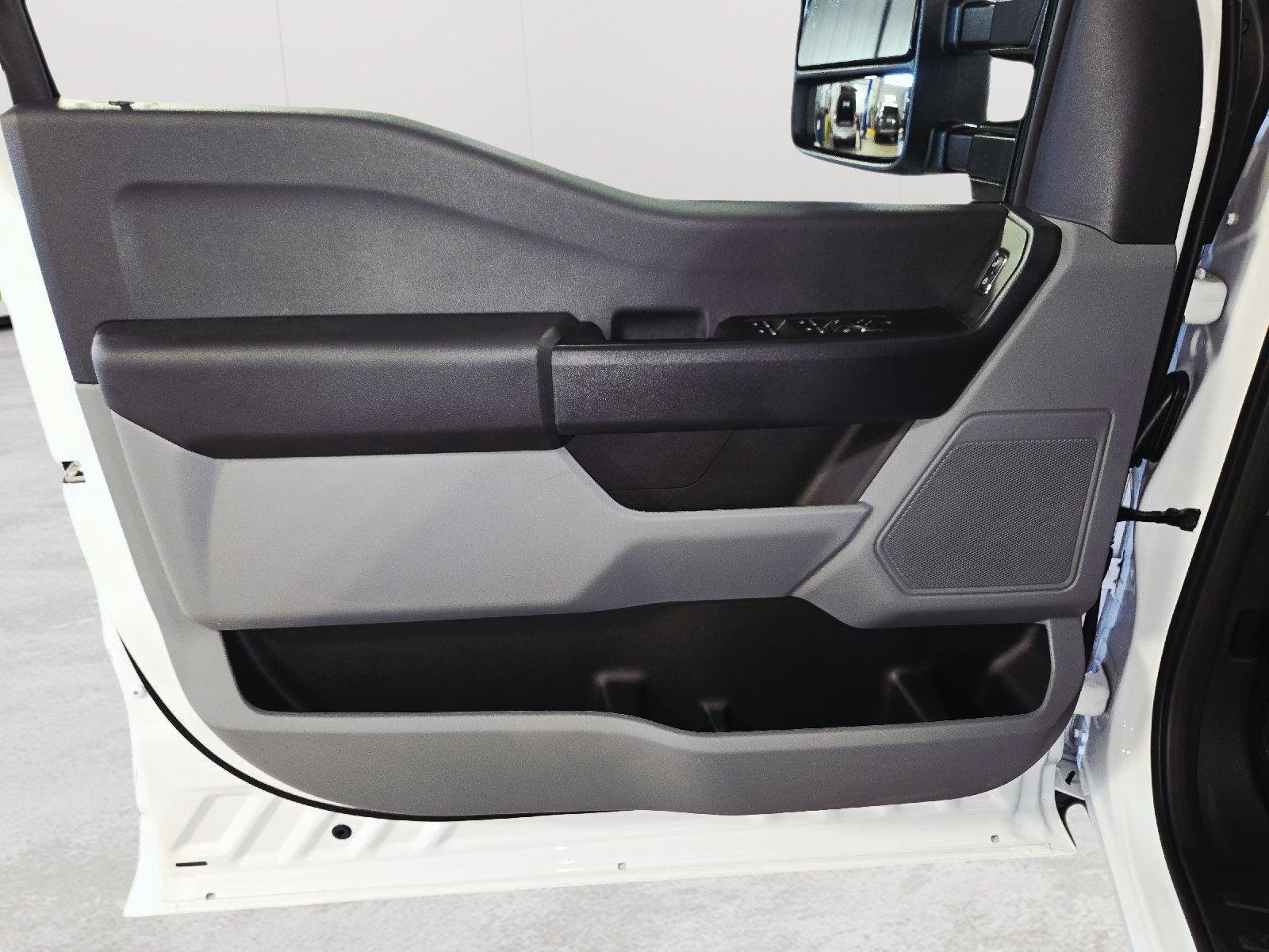New 2026 Oxford White Ford F-350® XL image 9
