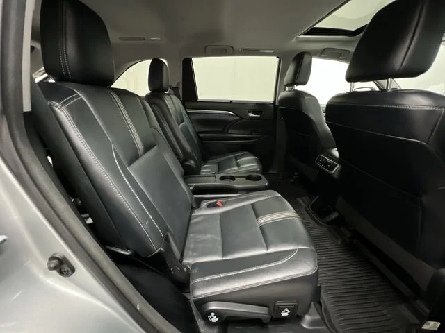 Certified Used 2017 Silver Toyota SE image 28