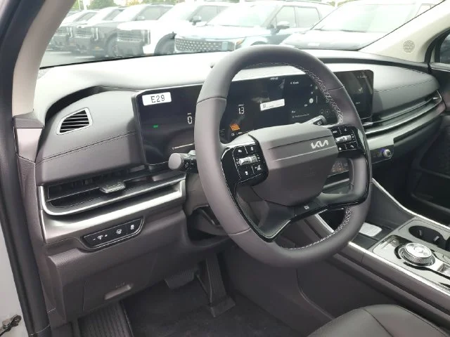 New 2027 Ivory Silver Kia EX image 13