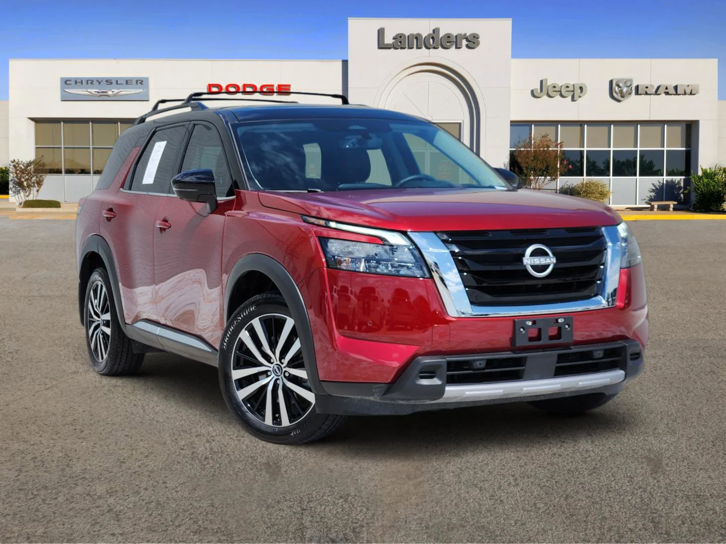 2025 Nissan Pathfinder Platinum 2WD's photo