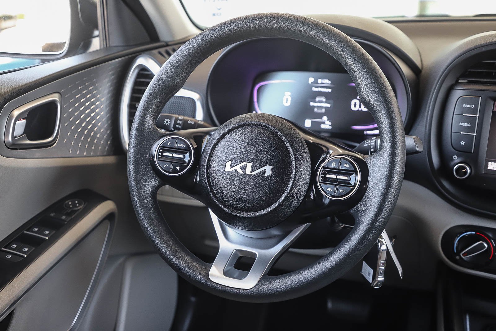 Used 2025 Gravity Gray Kia LX image 18