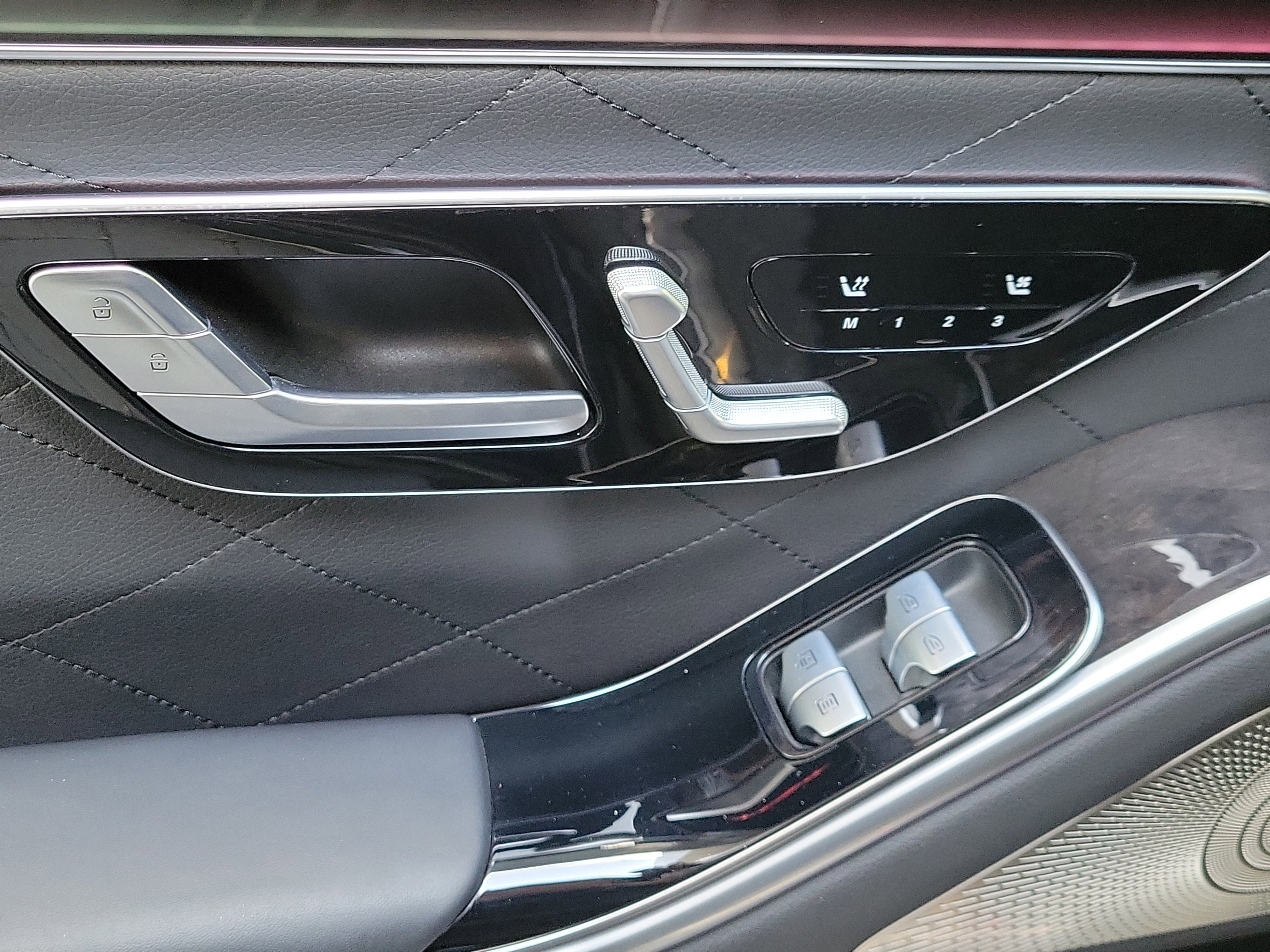 Used 2023 Black Mercedes-Benz S 580 image 17