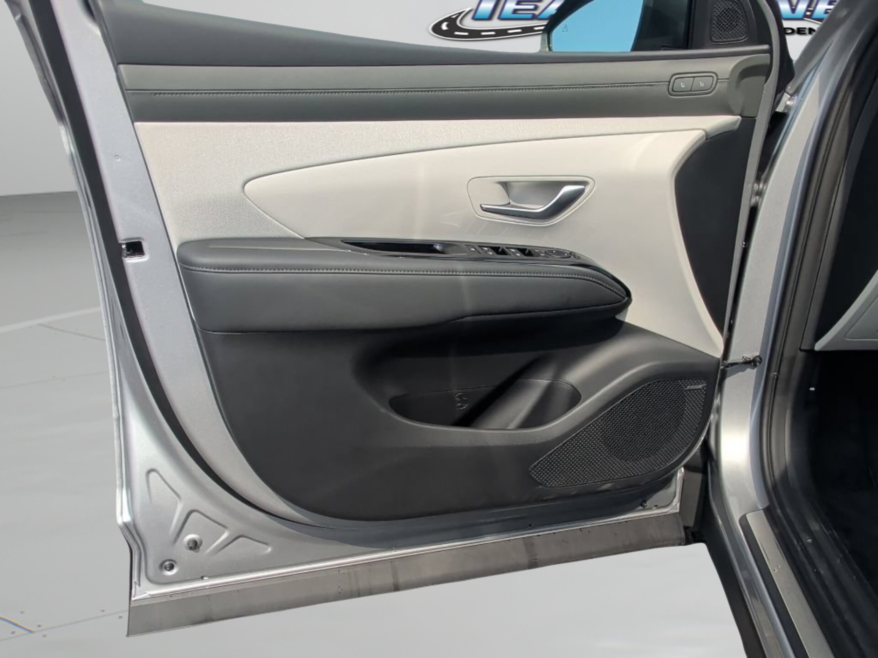 New 2026 Shimmering Silver Hyundai Limited image 18