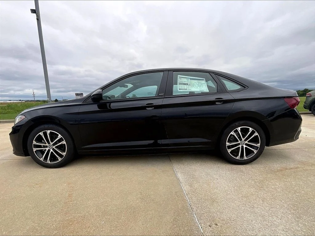 New 2026 Black Volkswagen 1.5T Sport image 6