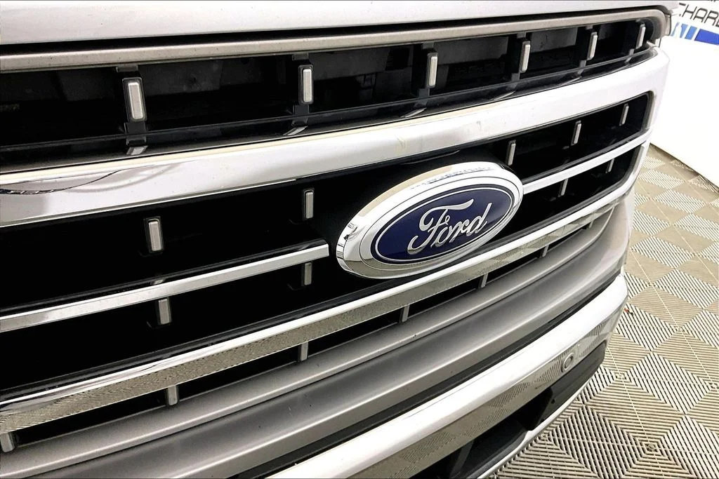 Used 2023 Silver Metallic Ford Lariat image 23