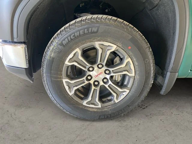 New 2026  GMC SLE image 15