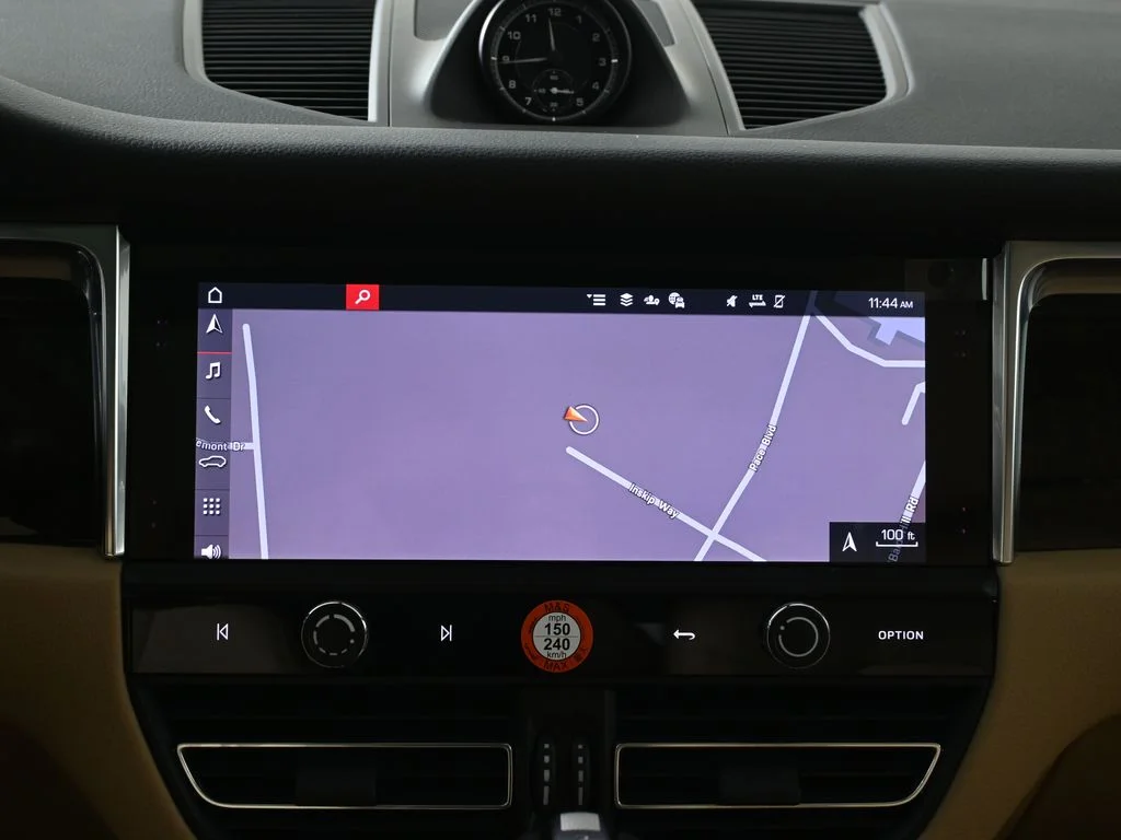 2026 Porsche Macan - Photo 23
