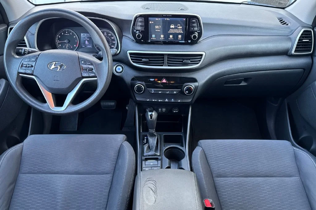 Used 2020 Noir Hyundai Value image 13