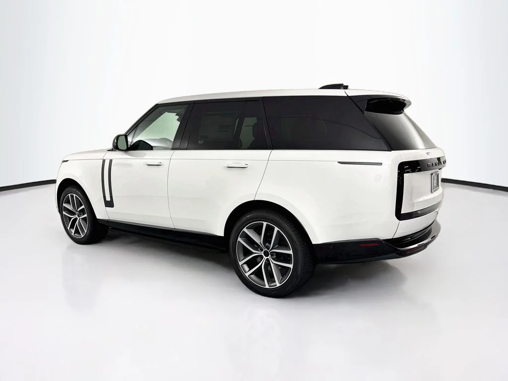 New 2026 Ostuni Pearl White Land Rover SE image 7