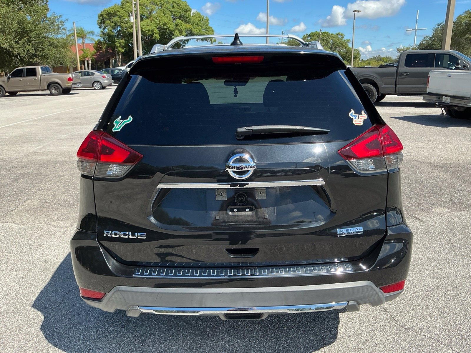 Used 2020 Black Nissan S image 7