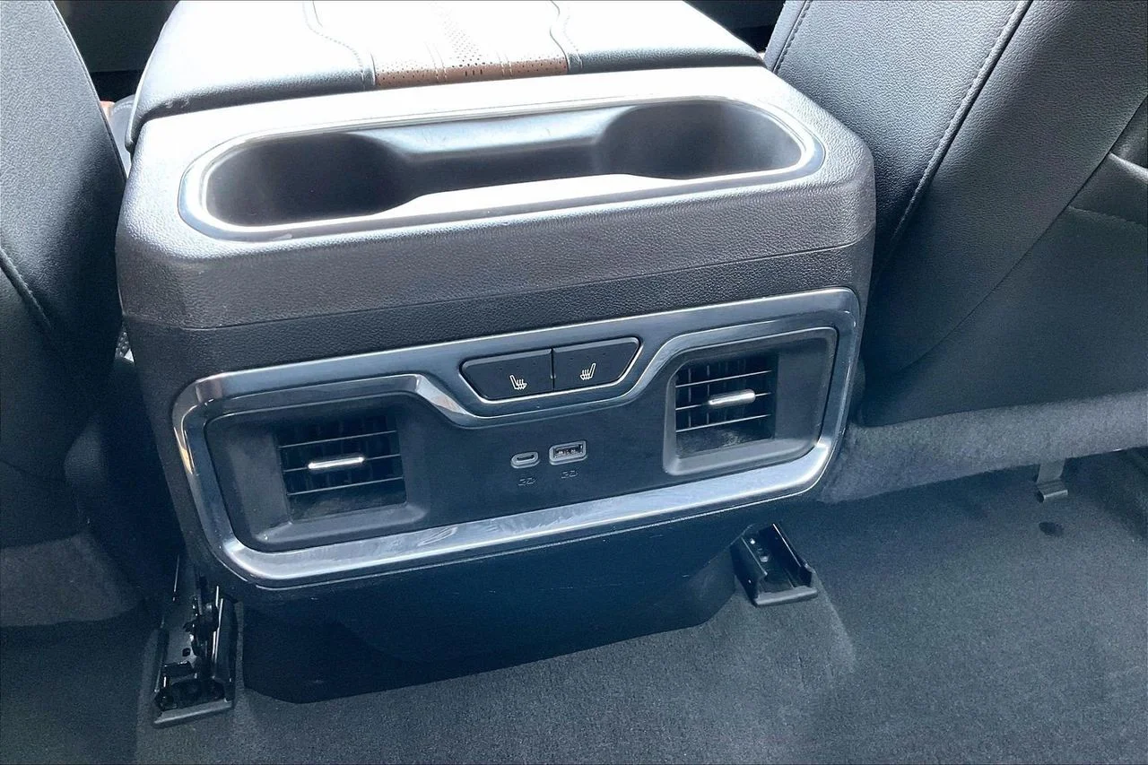 Used 2024 Blue Chevrolet High Country image 17