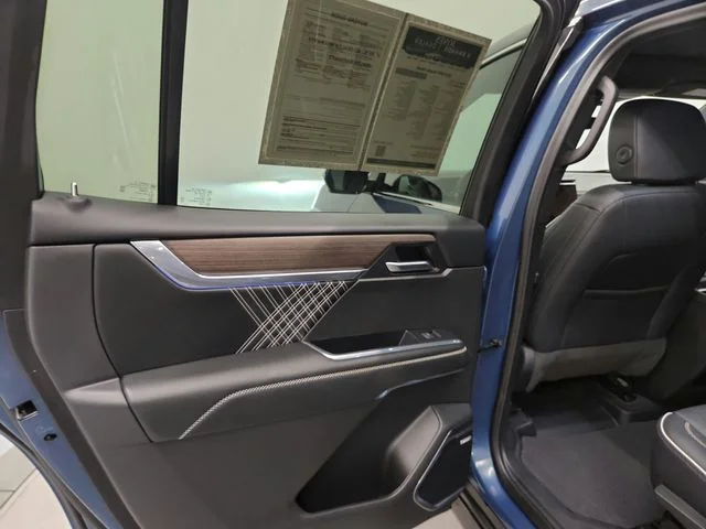Used 2024  GMC Denali image 24