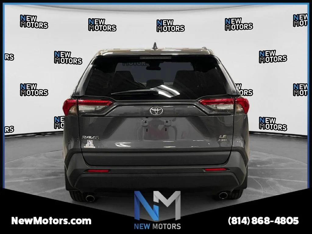 Used 2022 Magnetic Gray Metallic Toyota LE image 4
