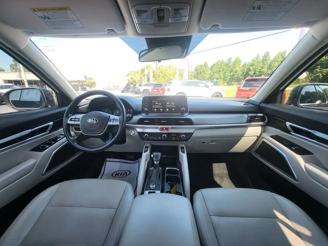 Used 2020 White Kia S image 15