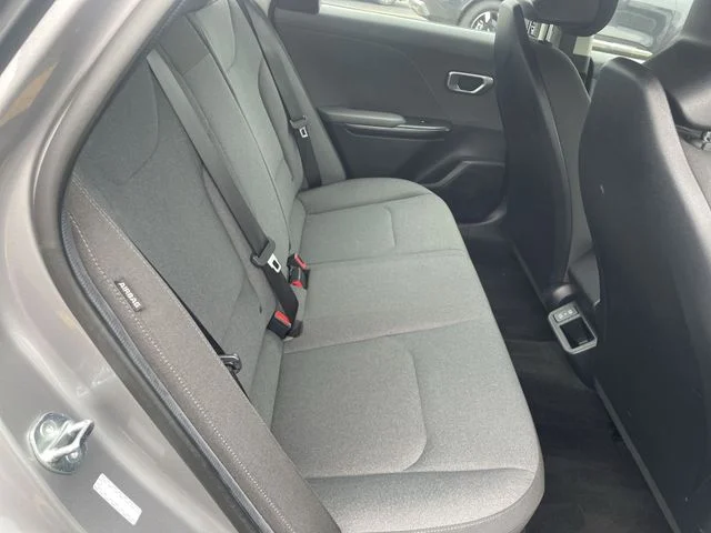 2025 Kia K4 LXS - Photo 35